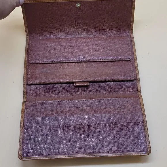 Authentic Louis Vuitton Epi Wallet